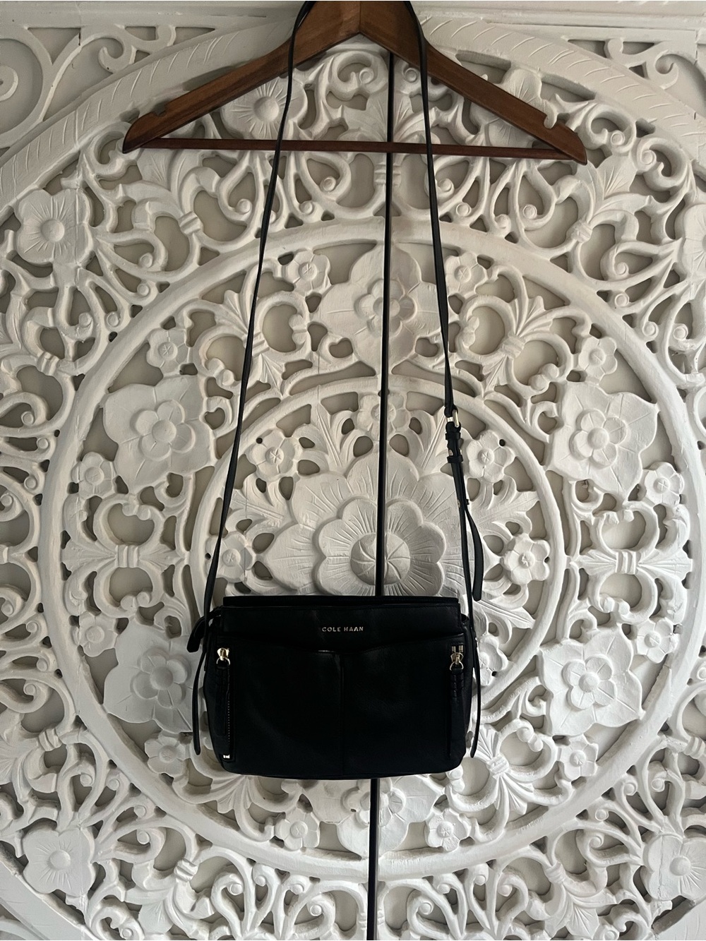 Cole Haan Black Leather Crossbody Bag Gold Hardware Adjustable Strap Purse
